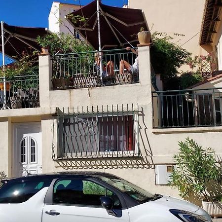 Crew Lighthouse Hostel Antibes Exterior foto
