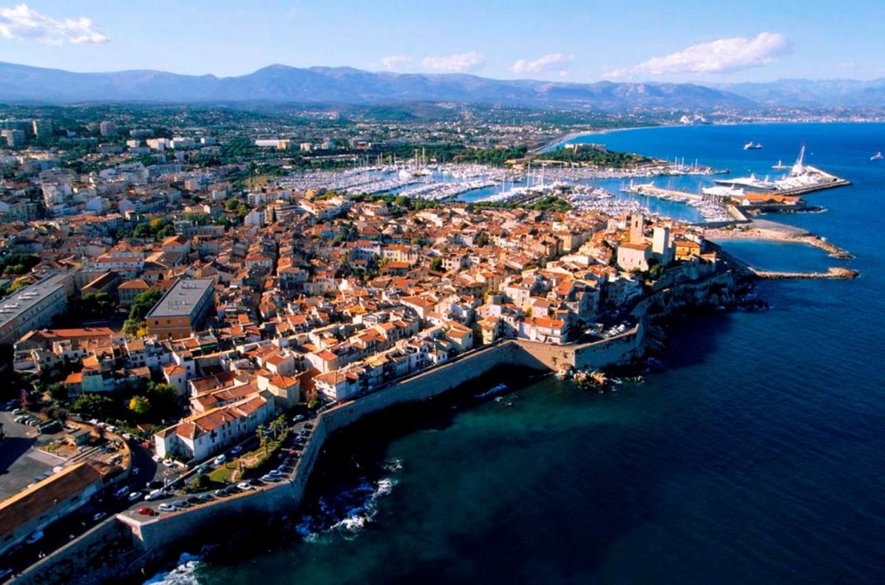 Crew Lighthouse Hostel Antibes Exterior foto