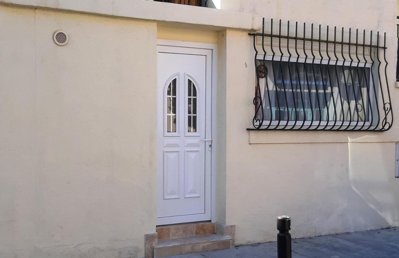 Crew Lighthouse Hostel Antibes Exterior foto