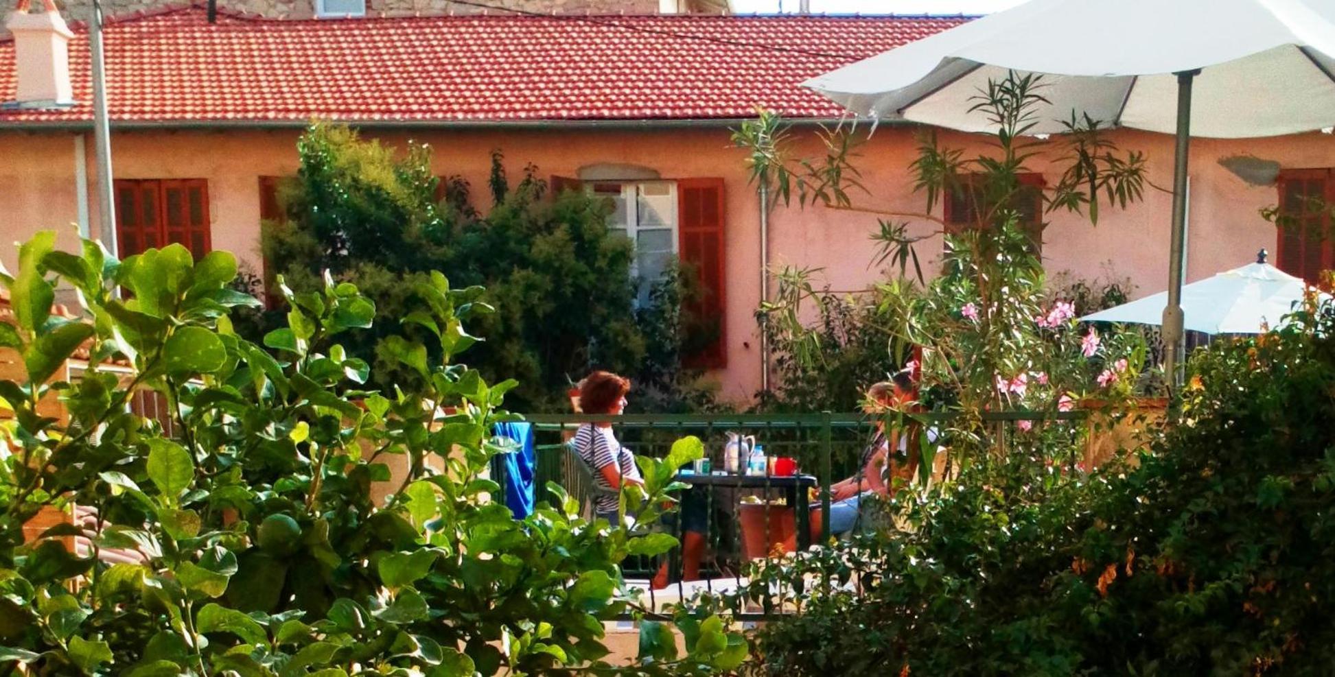 Crew Lighthouse Hostel Antibes Exterior foto